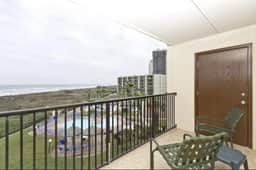 Oceanfront 2BR Getaway with Full Kitchen