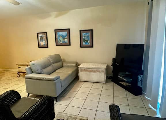 Beach House 1401 - Three Bedroom Beachfront