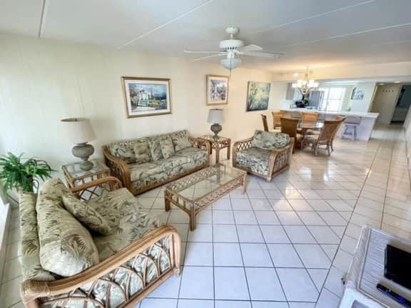 Saida IV 4806 - Three Bedroom Beachfront
