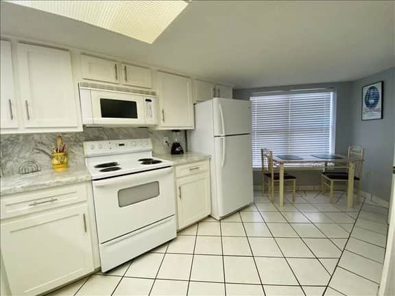 Saida IV 4909 - Three Bedroom Beachfront