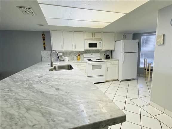 Saida IV 4909 - Three Bedroom Beachfront