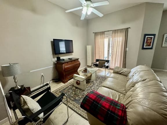 Las Verandas 208 - Two Bedroom Off The Beach